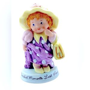 Avon "CHERISHED MOMENTS LAST FOREVER" Small Figurine